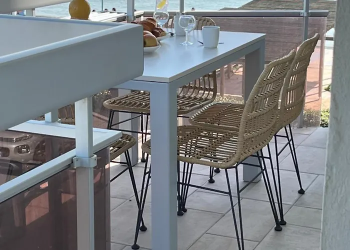 Magnifique Pour 4 Personnes Face A La サン・ジル・クロワ・ド・ヴィ